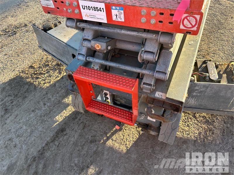 SkyJack SJIII-3219 Electric Scissor Lift Scissor lifts