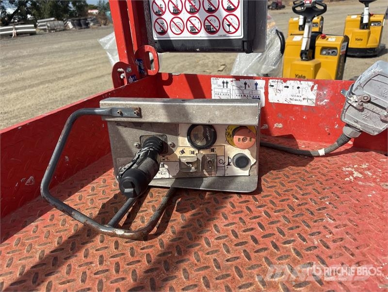 SkyJack SJIII-3219 Electric Scissor Lift Scissor lifts
