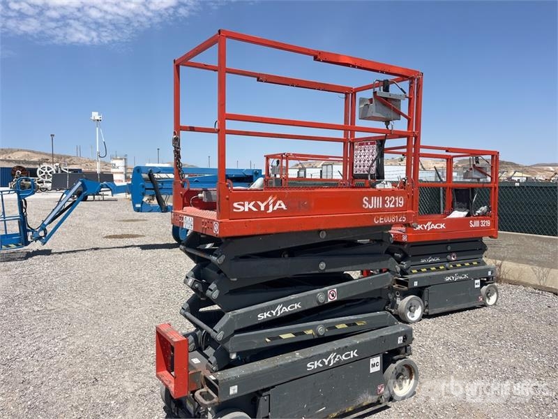 SkyJack SJIII-3219 Electric Scissor Lift Scissor lifts
