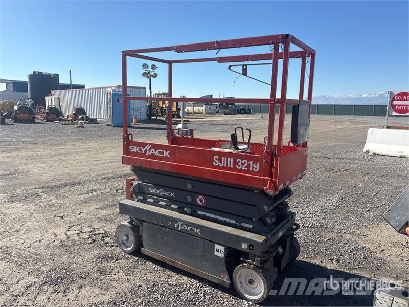 SkyJack SJIII-3219 Electric Scissor Lift Elevadores de tesoura