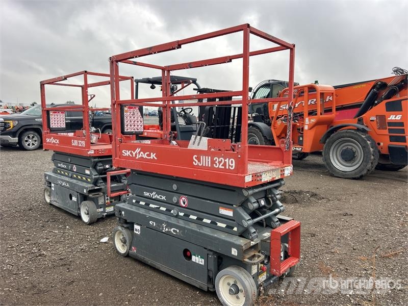 SkyJack SJIII-3219 Electric Scissor Lift رافعات مقصية الشكل