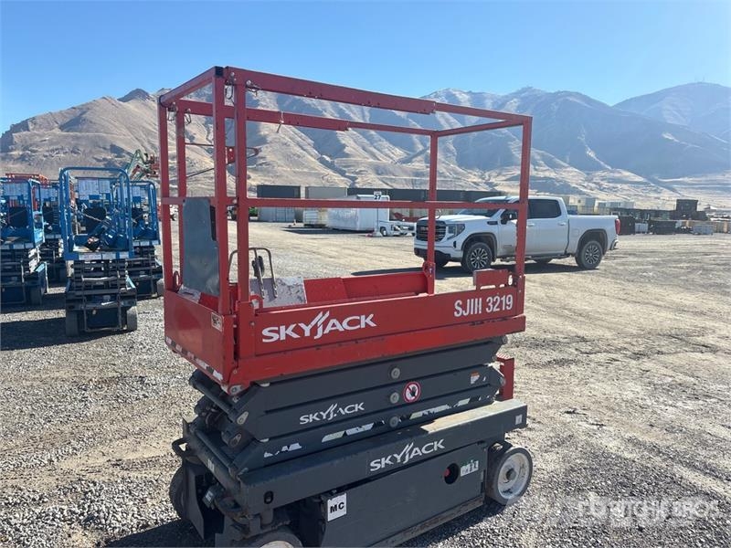 SkyJack SJIII-3219 Electric Scissor Lift Elevadores de tesoura