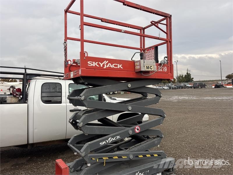 SkyJack SJIII-3219 Electric Scissor Lift رافعات مقصية الشكل