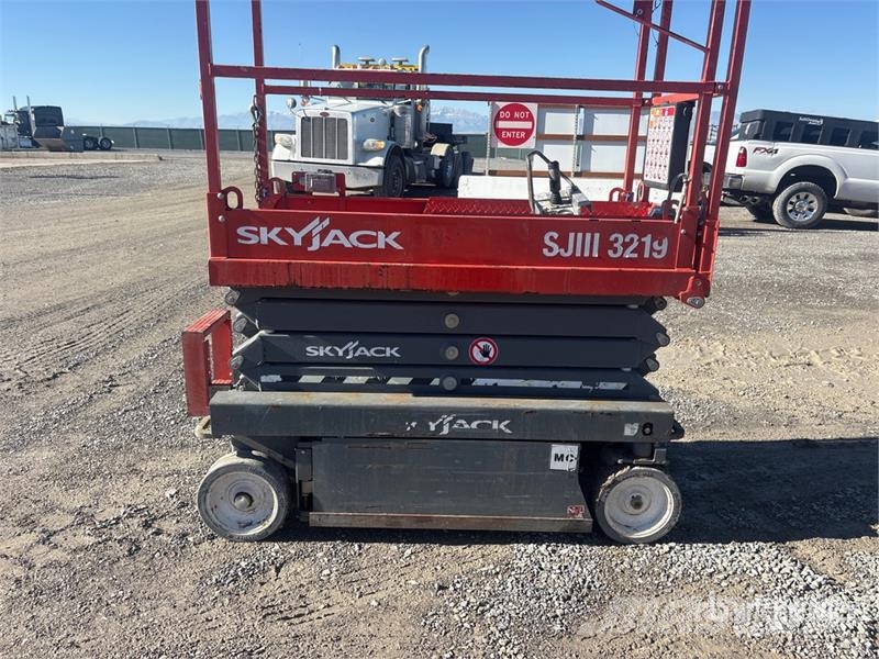 SkyJack SJIII-3219 Electric Scissor Lift Elevadores de tesoura