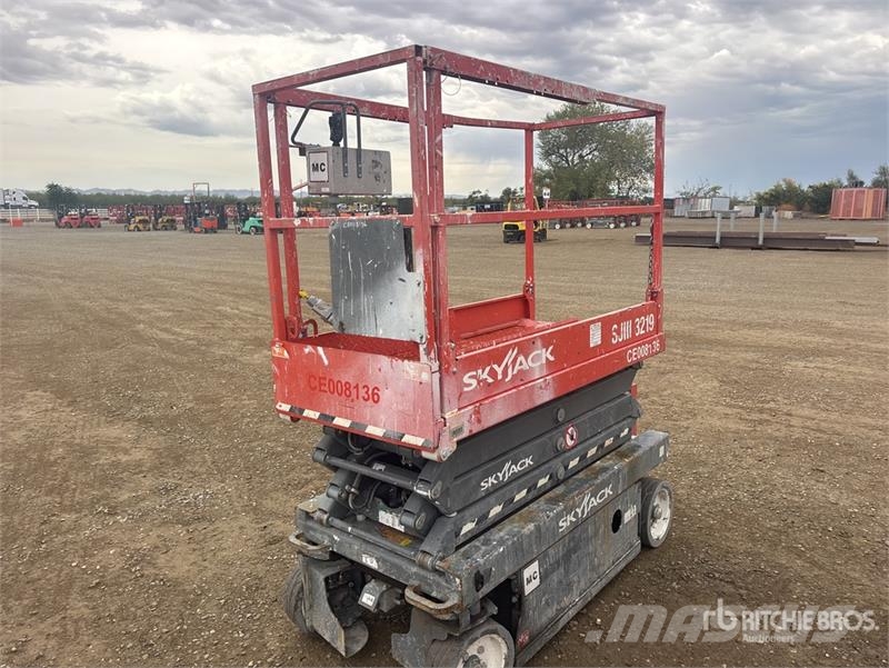SkyJack SJIII-3219 Electric Scissor Lift Plataformas tijera