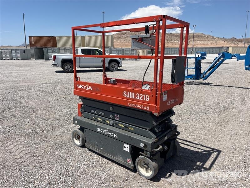 SkyJack SJIII-3219 Electric Scissor Lift Scissor lifts
