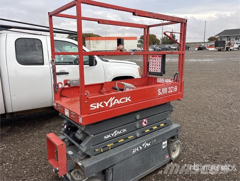 SkyJack SJIII-3219 Electric Scissor Lift رافعات مقصية الشكل