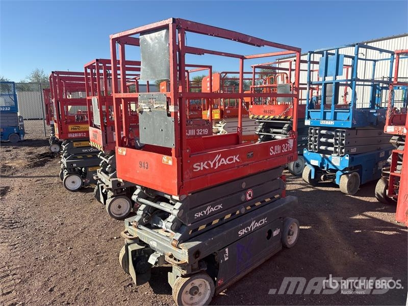 SkyJack SJIII-3219 Electric Scissor Lift رافعات مقصية الشكل