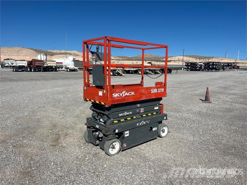SkyJack SJIII-3219 Electric Scissor Lift Scheren-Arbeitsbühnen