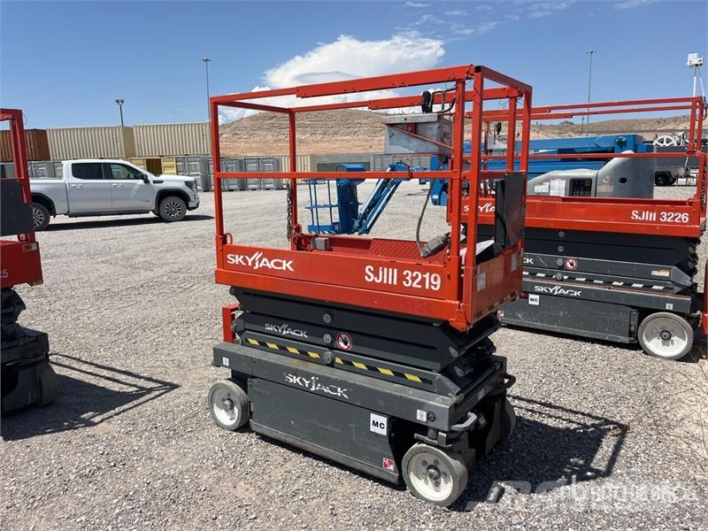 SkyJack SJIII-3219 Electric Scissor Lift Scissor lifts