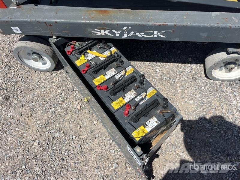 SkyJack SJIII-3219 Electric Scissor Lift Scissor lifts