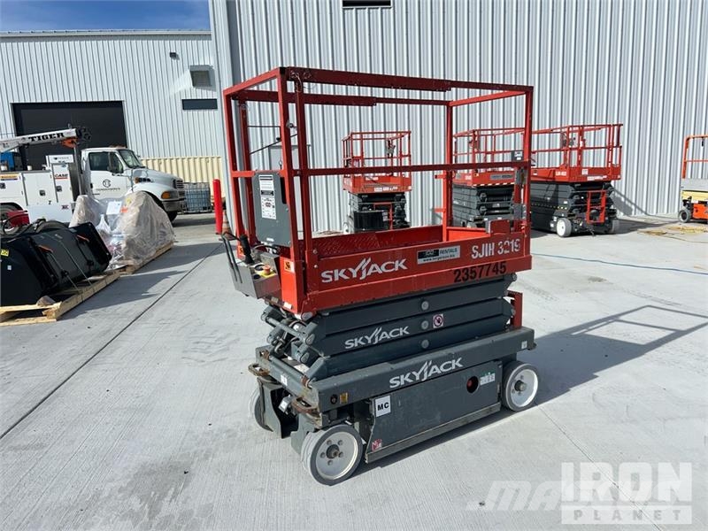 SkyJack SJIII-3219 Electric Scissor Lift Ollós emelők
