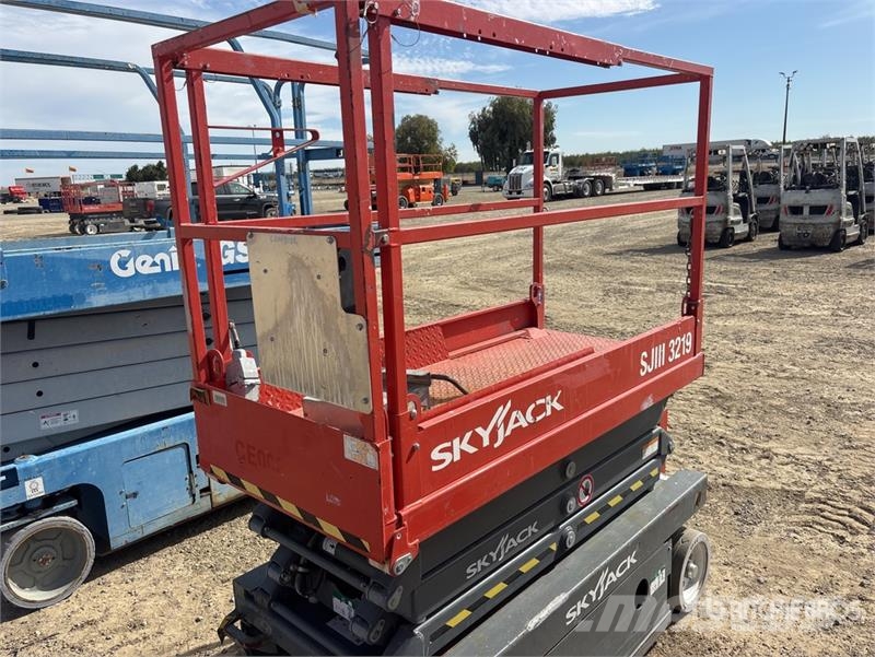 SkyJack SJIII-3219 Electric Scissor Lift Scissor lifts