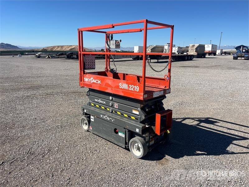 SkyJack SJIII-3219 Electric Scissor Lift Scheren-Arbeitsbühnen