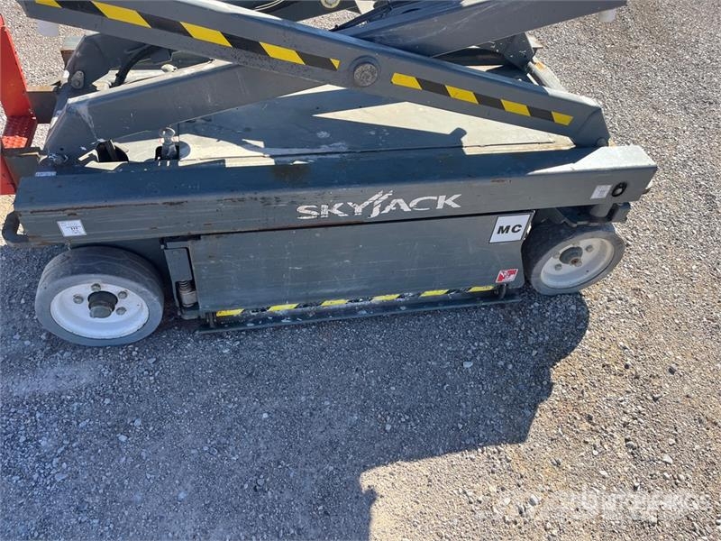 SkyJack SJIII-3219 Electric Scissor Lift Scheren-Arbeitsbühnen
