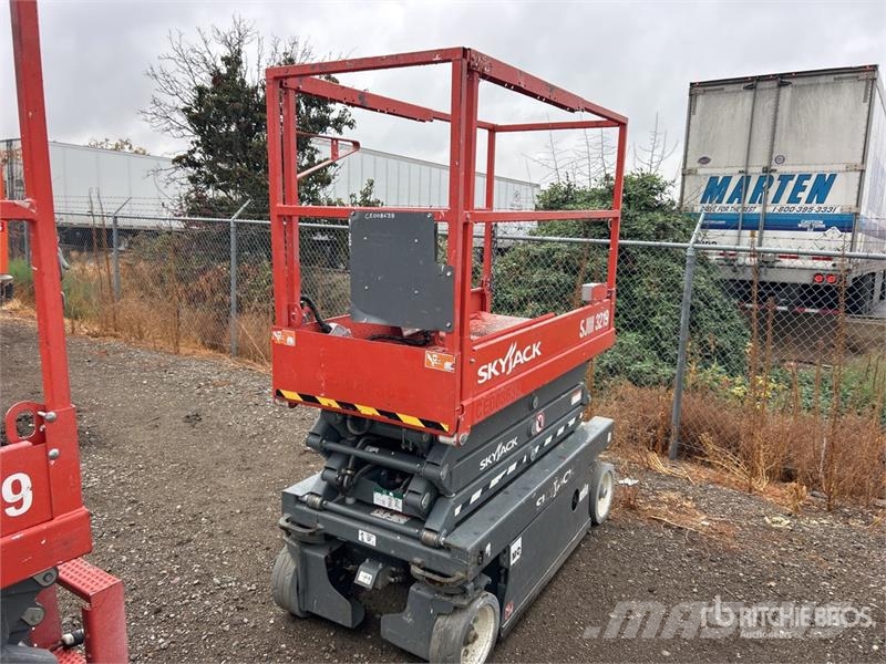 SkyJack SJIII-3219 Electric Scissor Lift رافعات مقصية الشكل