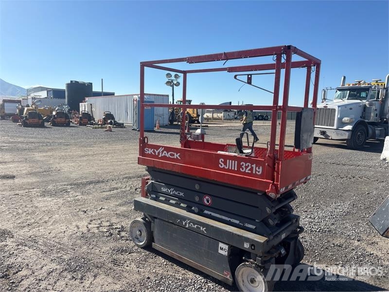 SkyJack SJIII-3219 Electric Scissor Lift Elevadores de tesoura