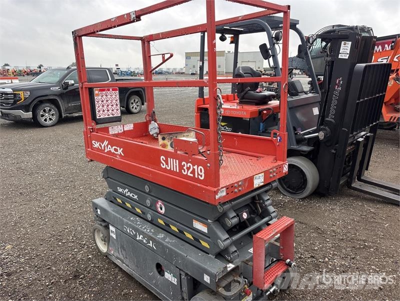 SkyJack SJIII-3219 Electric Scissor Lift رافعات مقصية الشكل