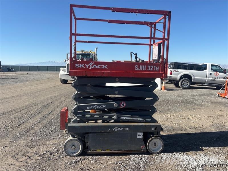 SkyJack SJIII-3219 Electric Scissor Lift Elevadores de tesoura