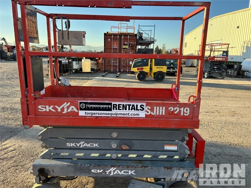 SkyJack SJIII-3219 Electric Scissor Lift Scissor lifts