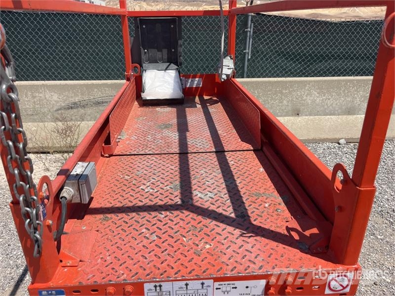 SkyJack SJIII-3219 Electric Scissor Lift Scissor lifts