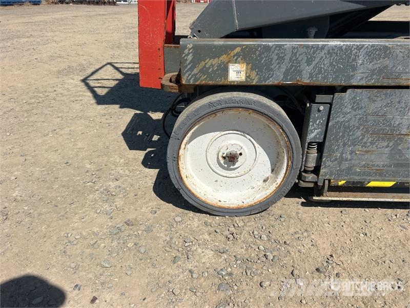 SkyJack SJIII 3220 Electric Scissor Lift Ollós emelők