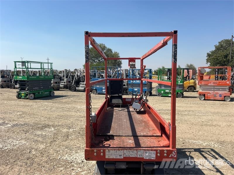 SkyJack SJIII 3220 Electric Scissor Lift Ollós emelők
