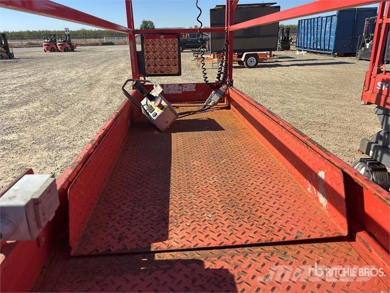 SkyJack SJIII 3220 Electric Scissor Lift 剪式升降機