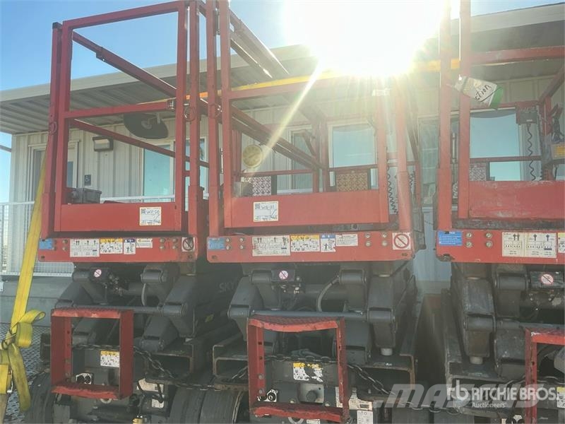 SkyJack SJIII 3220 Electric Scissor Lift 剪式升降機