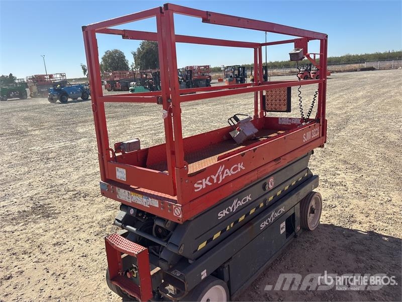 SkyJack SJIII 3220 Electric Scissor Lift 剪式升降機