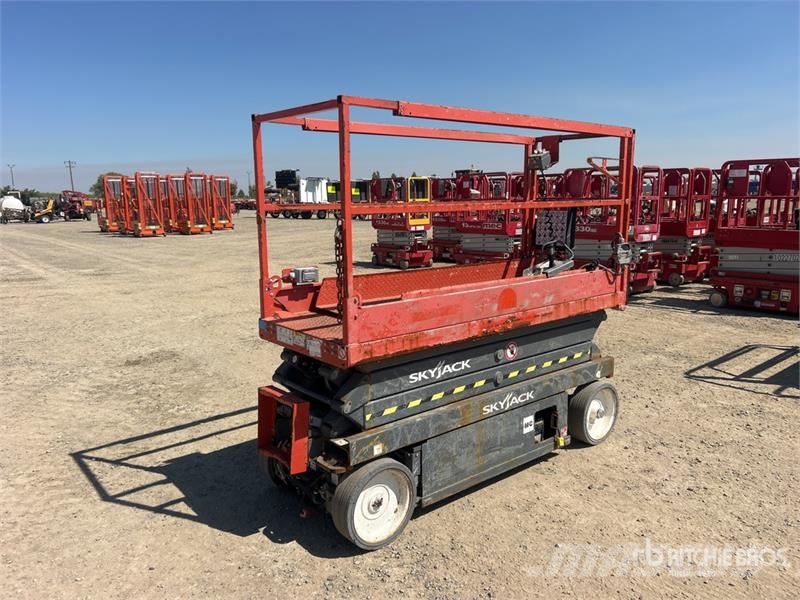 SkyJack SJIII 3220 Electric Scissor Lift Ollós emelők