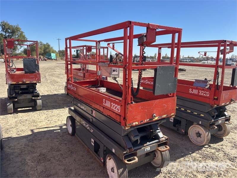 SkyJack SJIII 3220 Electric Scissor Lift Škaraste platforme