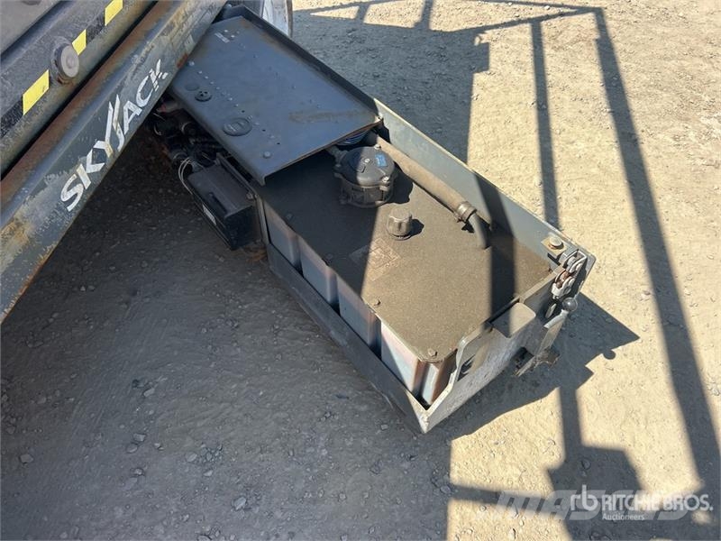 SkyJack SJIII 3220 Electric Scissor Lift Ollós emelők