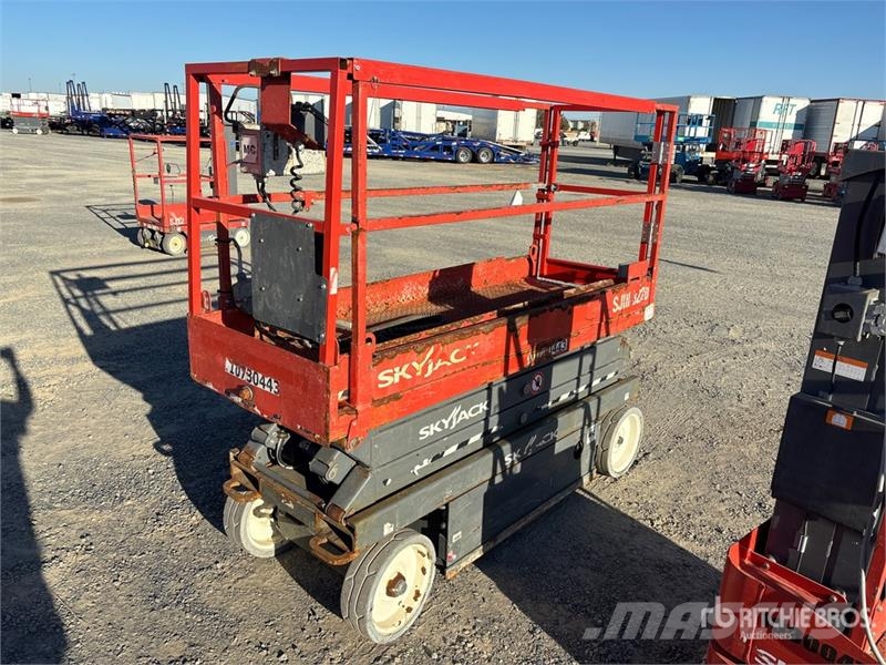 SkyJack SJIII-3220 Electric Scissor Lift Scissor lifts