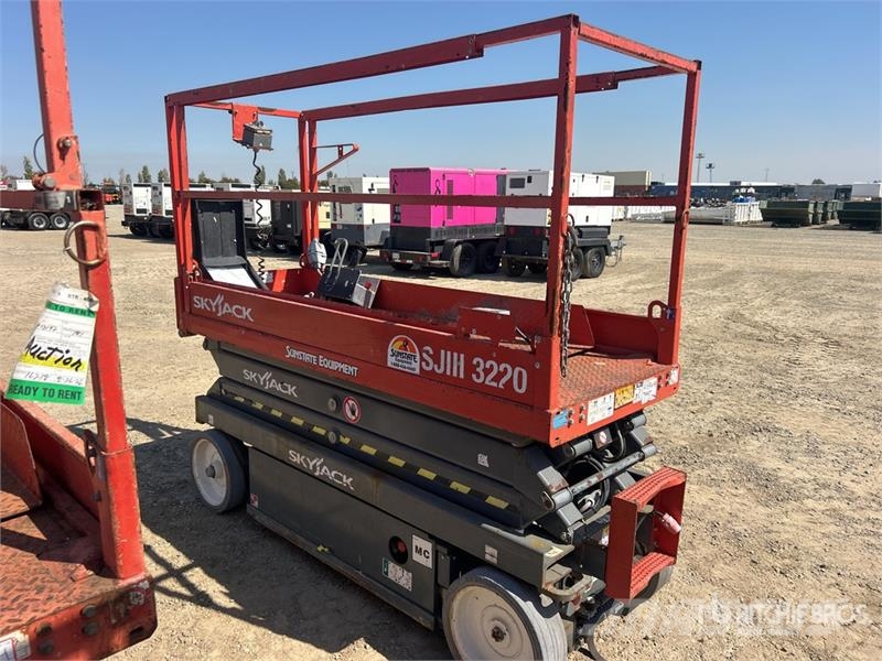 SkyJack SJIII 3220 Electric Scissor Lift Ollós emelők
