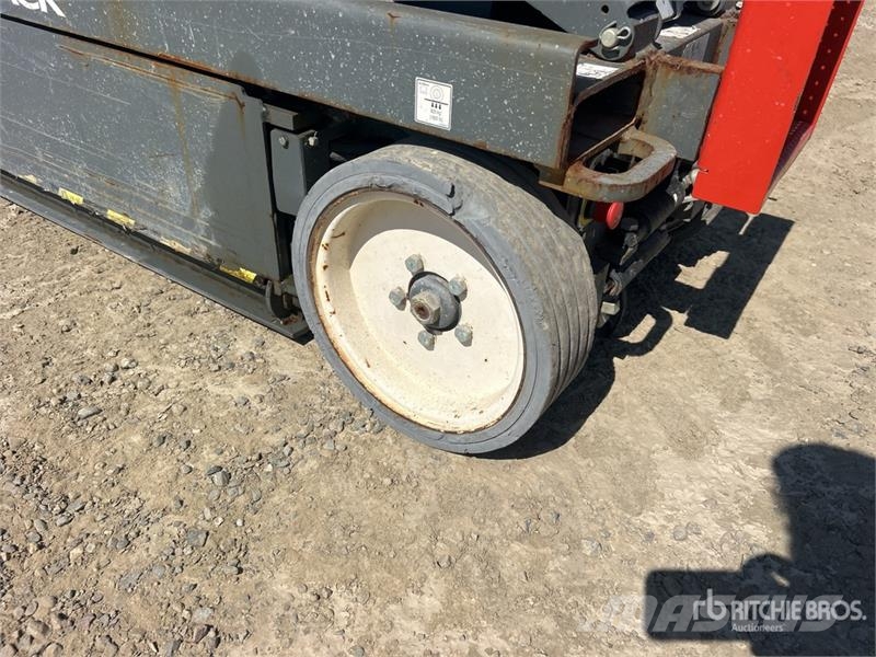 SkyJack SJIII 3220 Electric Scissor Lift Ollós emelők