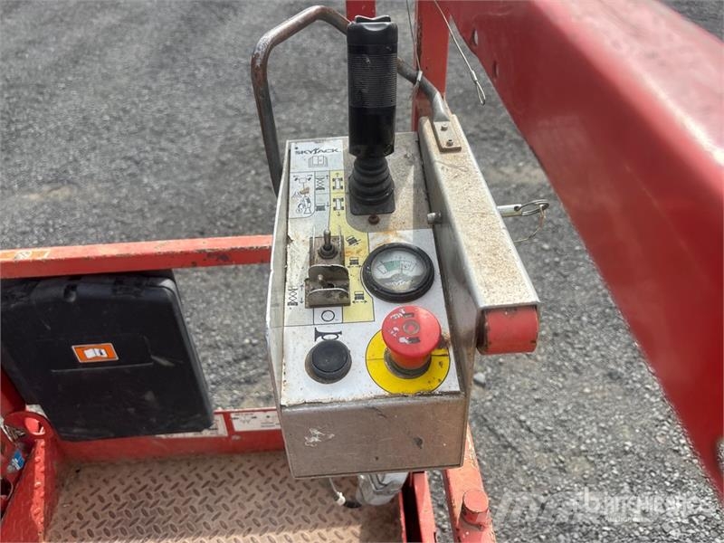 SkyJack SJIII 3226 Electric Scissor Lift رافعات مقصية الشكل