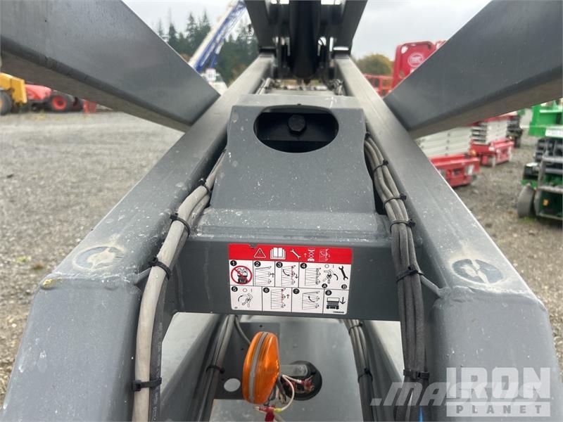 SkyJack SJIII 3226 Electric Scissor Lift 剪叉式升降机