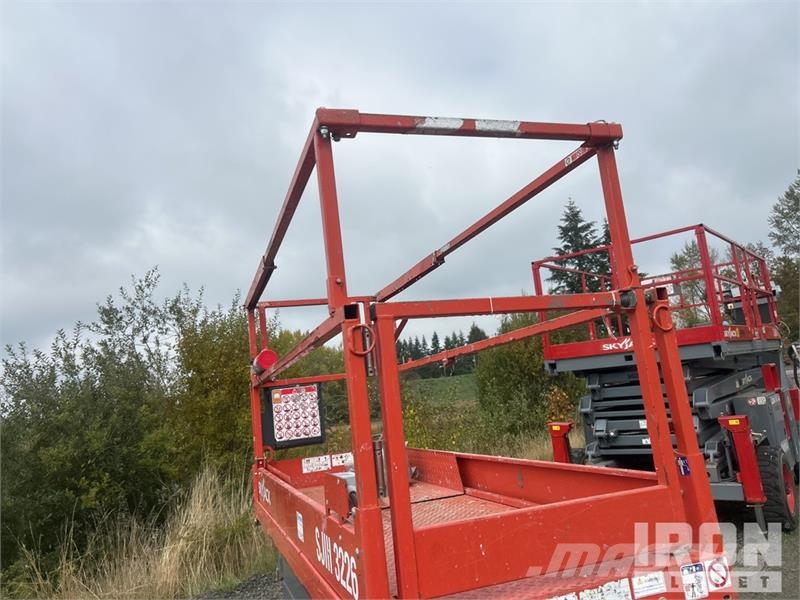 SkyJack SJIII 3226 Electric Scissor Lift 剪叉式升降机