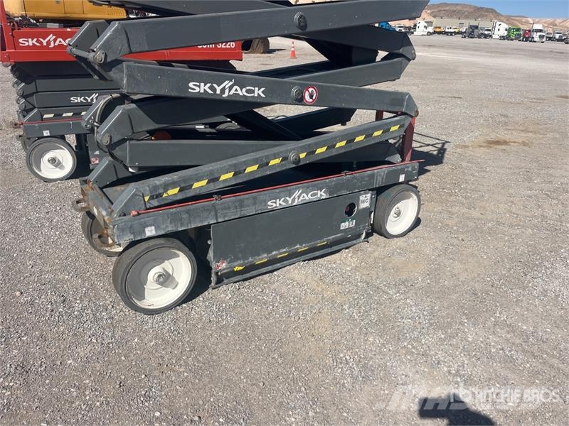 SkyJack SJIII 3226 Electric Scissor Lift Žirkliniai keltuvai