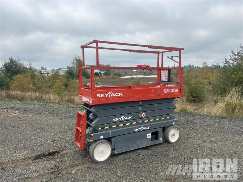 SkyJack SJIII 3226 Electric Scissor Lift 剪叉式升降机