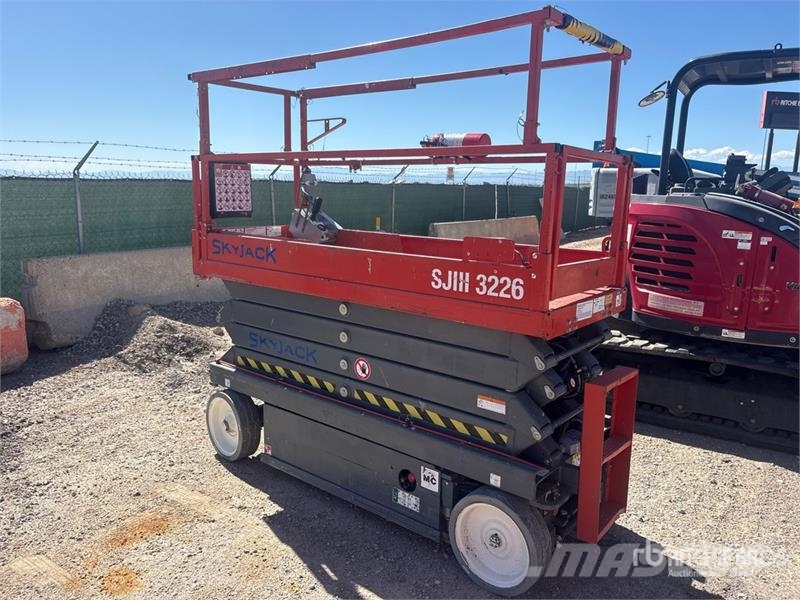 SkyJack SJIII 3226 Electric Scissor Lift Ollós emelők