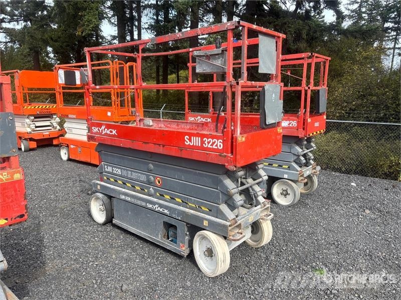 SkyJack SJIII 3226 Electric Scissor Lift Škaraste platforme