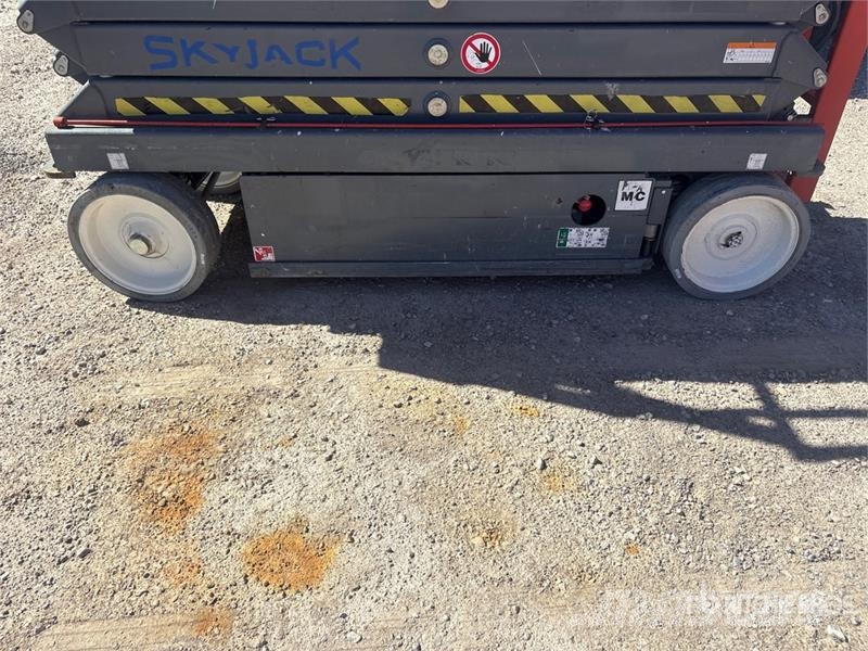 SkyJack SJIII 3226 Electric Scissor Lift Ollós emelők