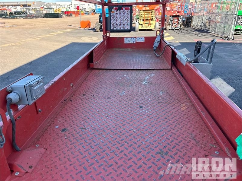 SkyJack SJIII-3226 Electric Scissor Lift 剪叉式升降机