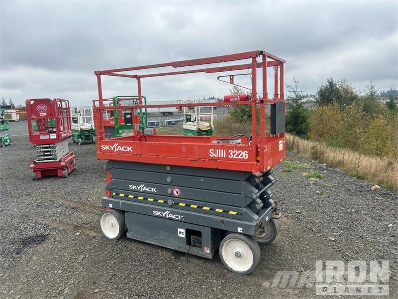 SkyJack SJIII 3226 Electric Scissor Lift 剪叉式升降机