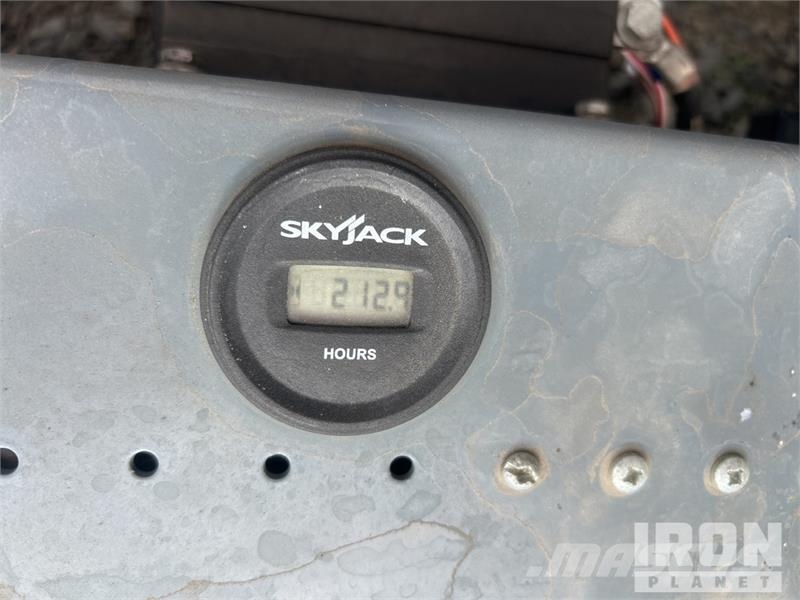 SkyJack SJIII 3226 Electric Scissor Lift 剪叉式升降机