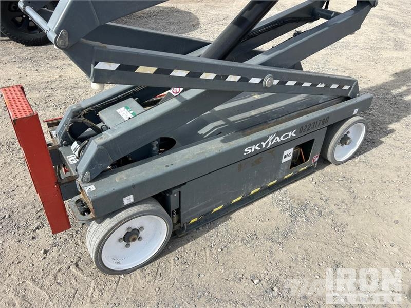 SkyJack SJIII 3226 Electric Scissor Lift Plataformas tijera