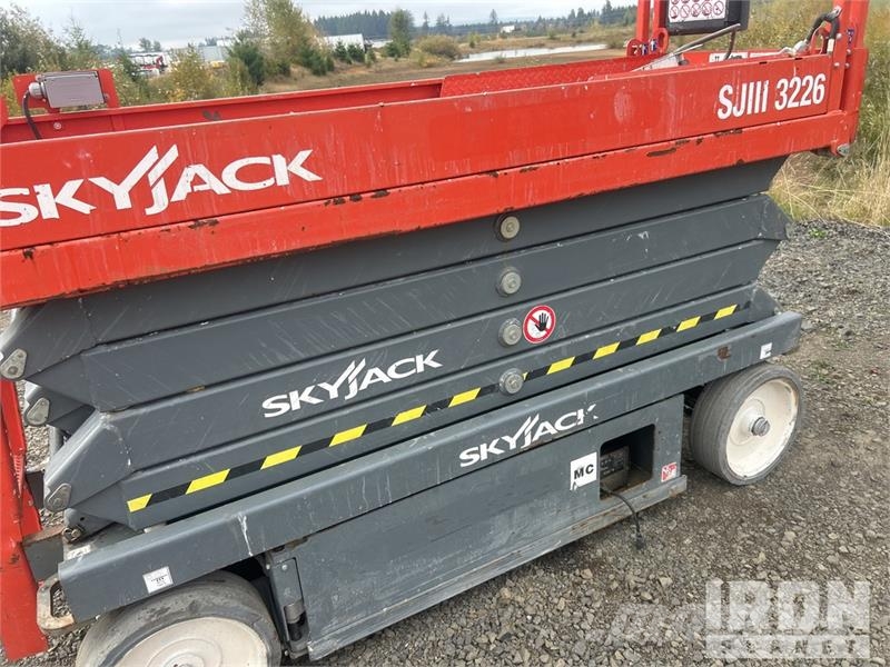 SkyJack SJIII 3226 Electric Scissor Lift 剪叉式升降机