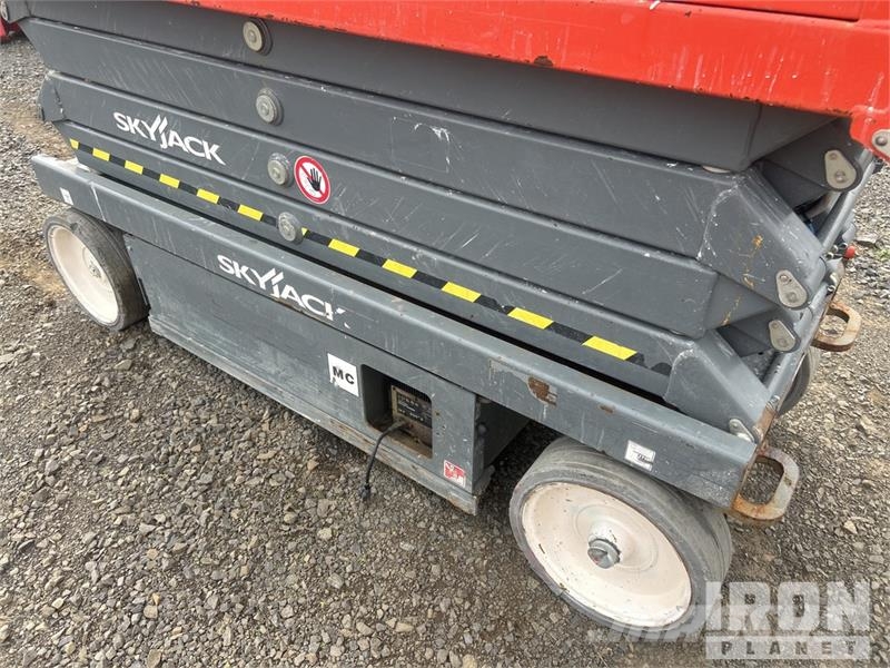 SkyJack SJIII 3226 Electric Scissor Lift 剪叉式升降机